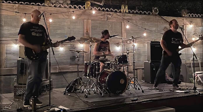 Quiz Show Lanza Doble Sencillo: “Dime A Dozen” & “What If?” Quiz Show Lanza Doble Sencillo: "Dime A Dozen" & "What If?"