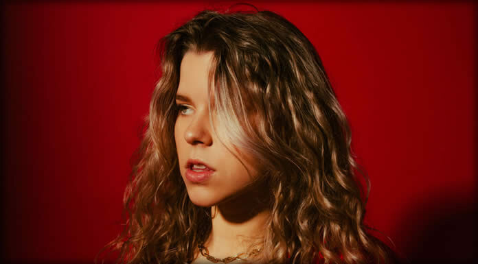 REYA Presenta Su Nuevo Sencillo: "Attention"