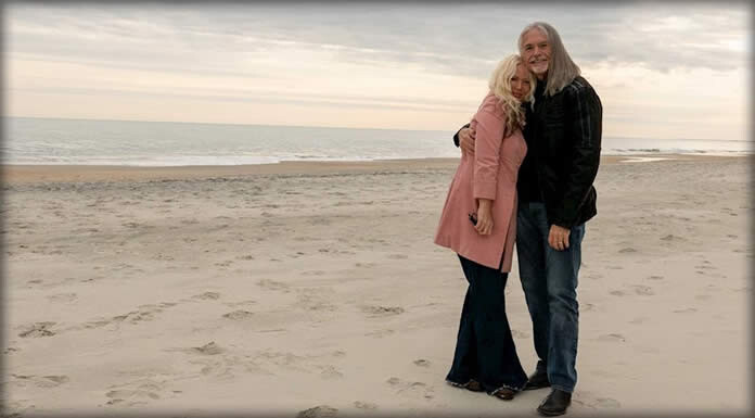 The Yets Presentan Su Nuevo Sencillo Y Video: “Fades To Grey” The Yets Presentan Su Nuevo Sencillo Y Video: "Fades To Grey"