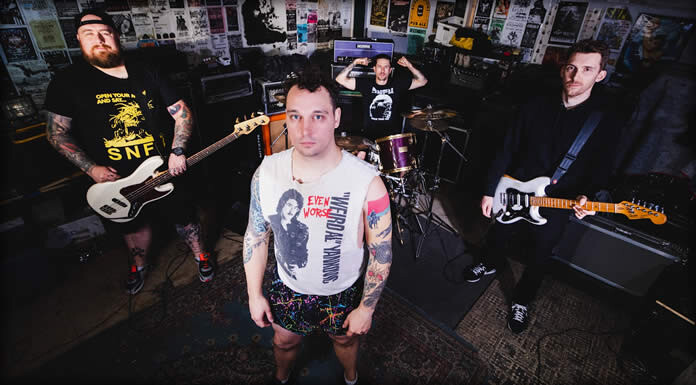 Brutal Youth Presenta Su Nuevo Sencillo Y Video: “Moonstones” Brutal Youth Presenta Su Nuevo Sencillo Y Video: “Moonstones”