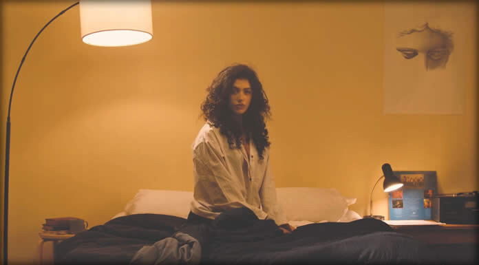 Caroline Romano Presenta Su Nuevo Sencillo: "Guts"