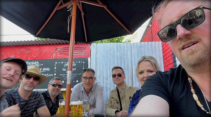 Jody And The Jerms Presentan Su Nuevo Sencillo Y Lyric Video: “Insatiable” Jody And The Jerms Presentan Su Nuevo Sencillo Y Lyric Video: "Insatiable"