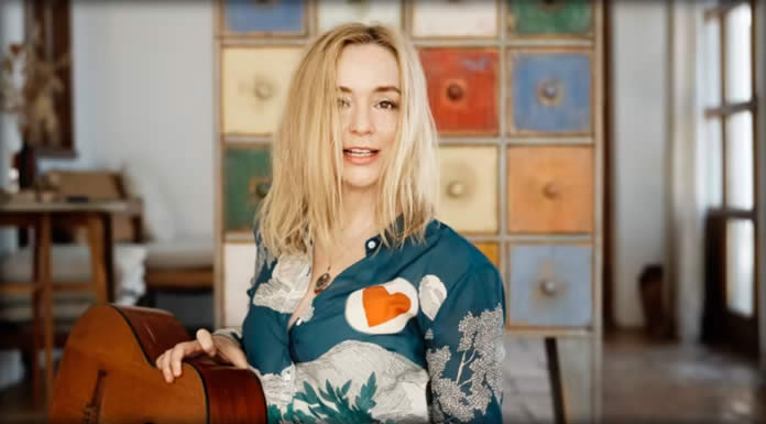 Lisa Ekdahl Presenta Su Nuevo Sencillo: “Bang Bang I Mitt Hjärta” Lisa Ekdahl Presenta Su Nuevo Sencillo: "Bang Bang I Mitt Hjärta"