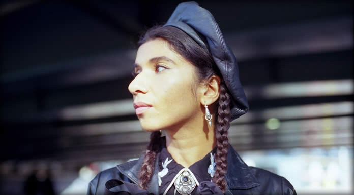 Nabihah Iqbal Presenta Su Nuevo Sencillo Y Video: “This World Couldn’t See Us” Nabihah Iqbal Presenta Su Nuevo Sencillo Y Video: "This World Couldn't See Us"