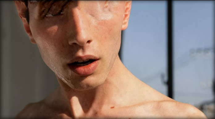 Scott Wade Presenta Su Nuevo Sencillo: "My Sting Machines" Y Cortometraje "Lots If Love"