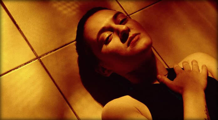 Sister Ray Presenta Su Nuevo Sencillo Y Lyric Video: “Teeth” Sister Ray Presenta Su Nuevo Sencillo Y Lyric Video: "Teeth"