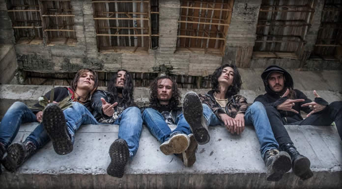 Su Madre Presenta Su Nuevo Sencillo Y Video En Vivo: "Dinamita En Mi Funeral"