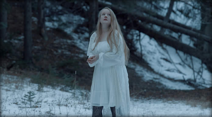 Talia Hoit Presenta Su Nuevo Sencillo Y Video: “Abandon”