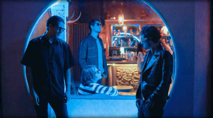 Céres Presenta Su Nuevo Sencillo Y Video: “Bajo La Luna” Céres Presenta Su Nuevo Sencillo Y Video: "Bajo La Luna"