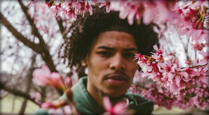 Chicocurlyhead Estrena Su Nuevo Sencillo: “Trato”