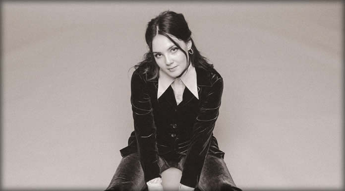 Dea Doyle Presenta Su Nuevo Sencillo: “Over You” Dea Doyle Presenta Su Nuevo Sencillo: “Over You”