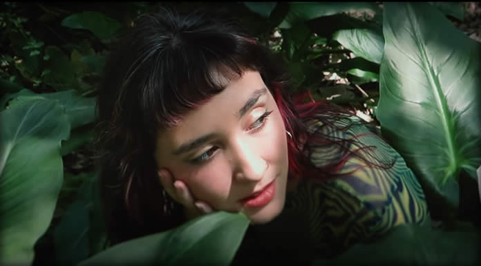 Emilia Borlone Presenta Su Nuevo Sencillo Y Video: "Paz"