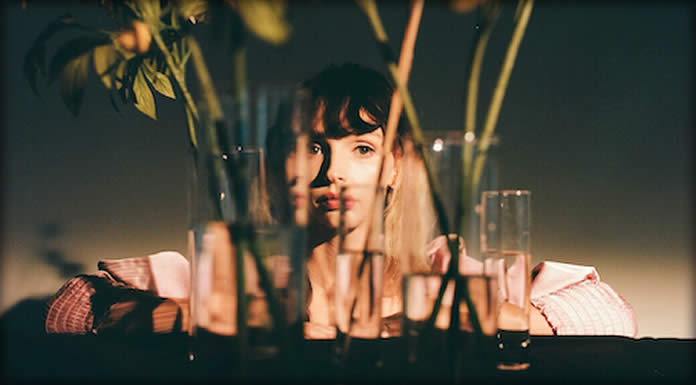 Gal Musette Presenta Su Nuevo Sencillo: “Moment” Gal Musette Presenta Su Nuevo Sencillo: "Moment"