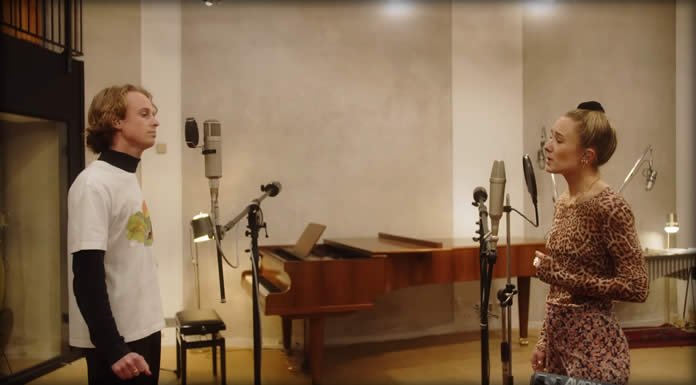 Isak Danielson & Alba August Presentan Su Versión De: "White Ferrari" De Frank Ocean