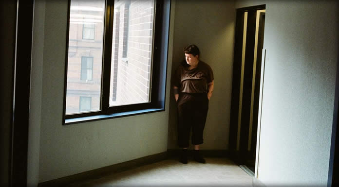 Joanna Sternberg Presenta Su Nuevo Sencillo Y Lyric Video: “Mountains High” Joanna Sternberg Presenta Su Nuevo Sencillo: "Mountains High"