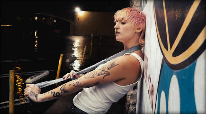 Jules Paymer Presenta Su Nuevo Sencillo Y Video: “The Daughter That My Mother Wanted” Ft. Miki Ratsula Jules Paymer Presenta Su Nuevo Sencillo Y Video: "The Daughter That My Mother Wanted" Ft. Miki Ratsula