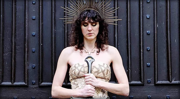 Ruth Blake Presenta Su Nuevo Sencillo Y Video: "Not Your Angel"