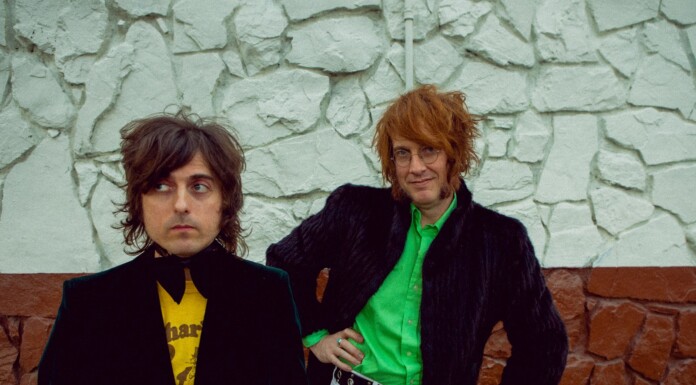 Vanity Mirror Presenta Su Nuevo Sencillo Y Video: “Dandelion Wish”