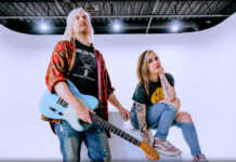 Altered By Mom Presenta Su Nuevo Sencillo Y Lyric Video: ”Waiting On A Sign That's Already There”