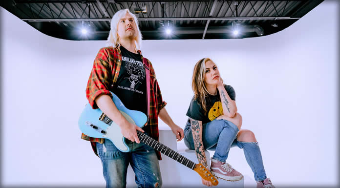 Altered By Mom Presenta Su Nuevo Sencillo Y Lyric Video: ”Waiting On A Sign That's Already There”