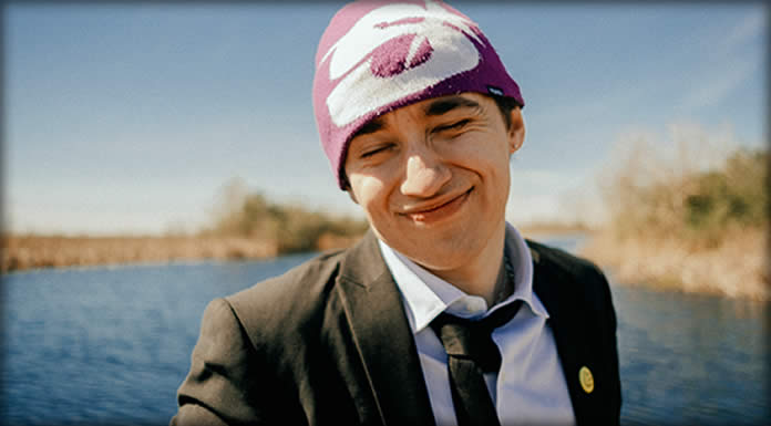 Barny Fletcher Presenta Su Nuevo Sencillo Y Video: “WOO!” Barny Fletcher Presenta Su Nuevo Sencillo Y Video: "WOO!"