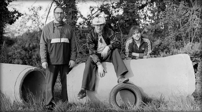 Bee Bee Sea Presenta Su Nuevo Sencillo Y Video: "Time And Time"