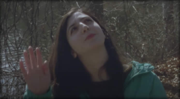El Valerie Presenta Su Nuevo Sencillo Y Video: “I Always Hold On A Little Too Long” El Valerie Presenta Su Nuevo Sencillo Y Video: "I Always Hold On A Little Too Long"