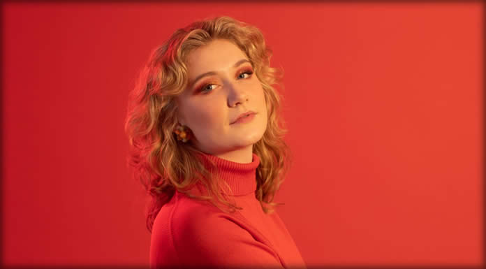 Elin Wiigh Presenta Su Nuevo Sencillo: "Mammalåten"