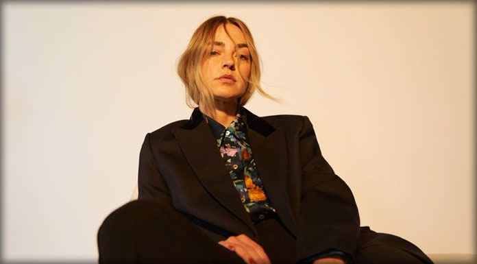 Katelyn Tarver Presenta Su Nuevo Sencillo: "What Makes A Life Good"