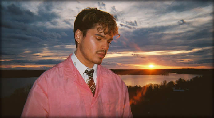 Oscar Zia Presenta Su Nuevo Sencillo Y Lyric Video: “Vem Bryr Sig” Oscar Zia Presenta Su Nuevo Sencillo Y Lyric Video: "Vem Bryr Sig"