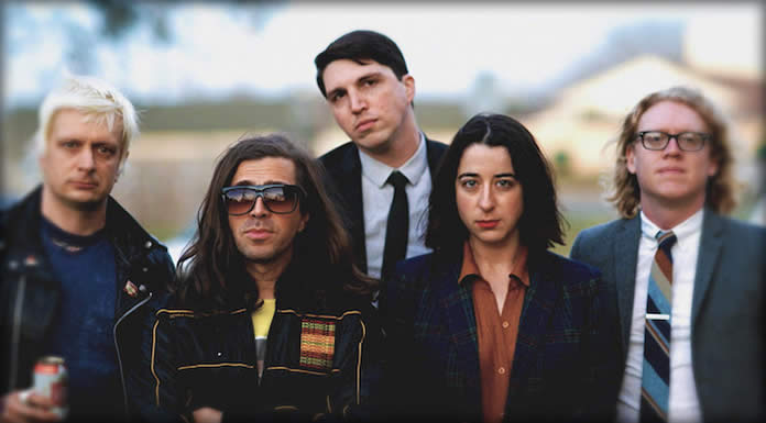 TV's Daniel Presenta Su Nuevo Sencillo: "Face Down In The Ditch (Of Love)"