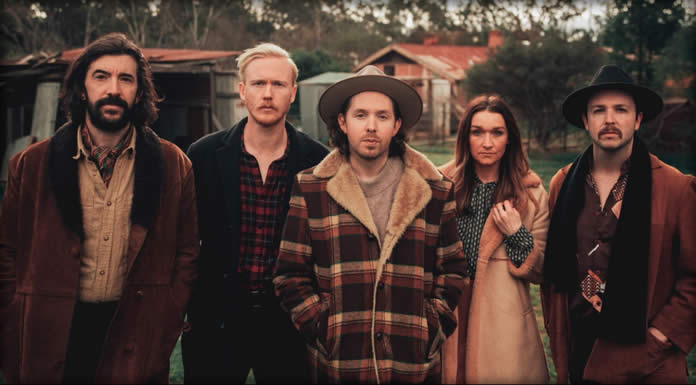 The Paper Kites Presentan Su Nuevo Sencillo Y Video: "Hurts So Good"