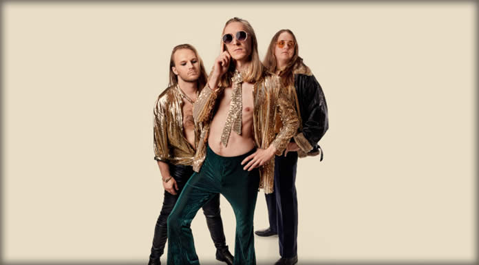 Velvet Insane Presenta Su Nuevo Sencillo Y Lyric Video: “Damage Control” Velvet Insane Presenta Su Nuevo Sencillo Y Lyric Video: "Damage Control"