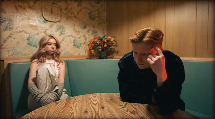 viisi Presenta Su Nuevo Sencillo Y Lyric Video: “One Day” Ft. Kayla DiVenere Viisi Presenta Su Nuevo Sencillo Y Lyric Video: "One Day" Ft. Kayla DiVenere