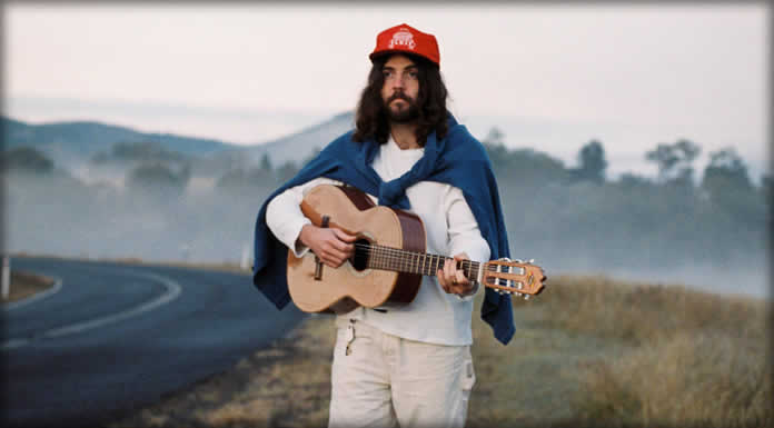 Hazlett Presenta Su Nuevo Sencillo Y Lyric Video: “Blame The Moon” Hazlett Presenta Su Nuevo Sencillo Y Lyric Video: "Blame The Moon"