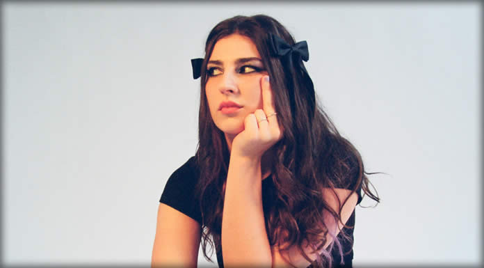 Rachel Bochner Presenta Su Nuevo Sencillo: “Hard To Please” Rachel Bochner Presenta Su Nuevo Sencillo: "Hard To Please"