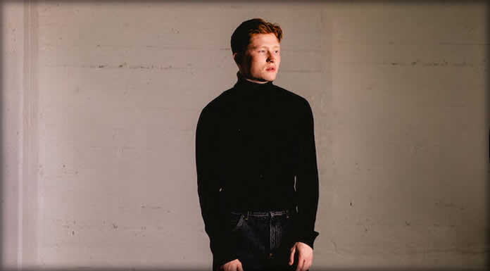 viisi Presenta Su Nuevo Sencillo: “God Damn!” Viisi Presenta Su Nuevo Sencillo: "God Damn!"