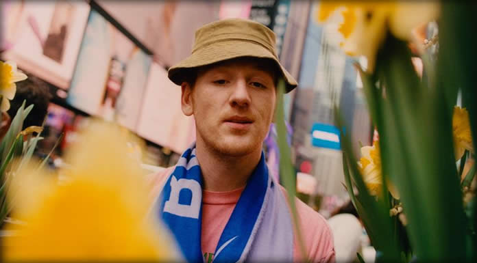 Willie J Healey Presenta Su Nuevo Sencillo Y Video: "Woke Up Smiling"