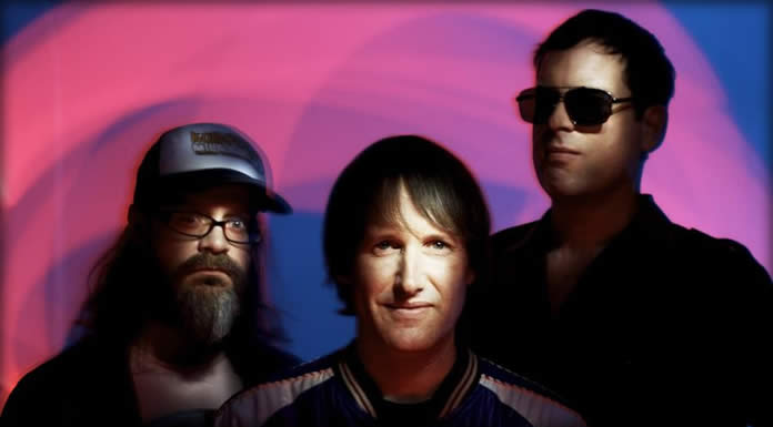 Ash Presenta Su Nuevo Sencillo: “Crashed Out Wasted” Ash Presenta Su Nuevo Sencillo: "Crashed Out Wasted"