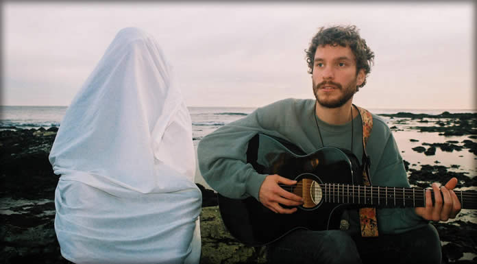 Cayo Coco Presenta El Sencillo: “Gently, Dreamer” Y El Video Oficial De “Falling (Off The Edge)” Cayo Coco Presenta El Sencillo: “Gently, Dreamer” Y El Video Oficial De "Falling (Off The Edge"