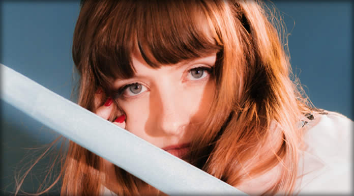 Molly Burch Presenta Su Nuevo Sencillo Y Video: “Unconditional” Molly Burch Presenta Su Nuevo Sencillo Y Video: "Unconditional"