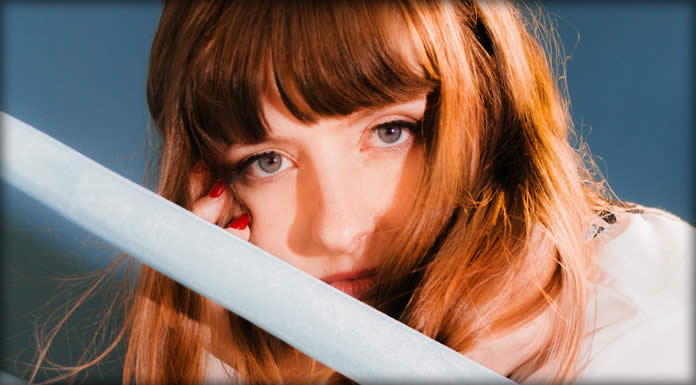 Molly Burch Presenta Su Nuevo Sencillo Y Video: “Tattoo” Molly Burch Presenta Su Nuevo Sencillo Y Video: "Tattoo"