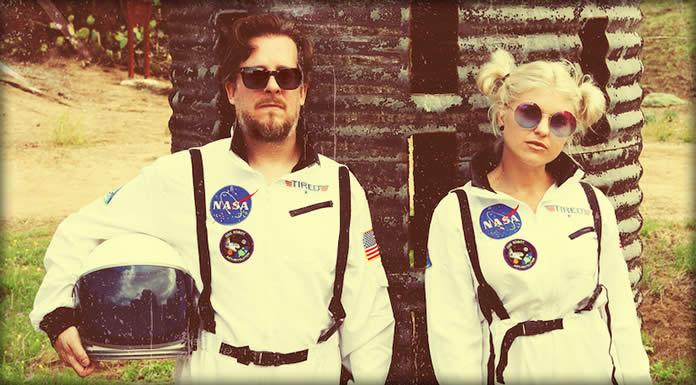 Odd Robot Presenta Su Nuevo Sencillo Y Video: “Anti-Revolution” Ft. Poli Van Dam Odd Robot Presenta Su Nuevo Sencillo Y Video: “Anti-Revolution” Ft. Poli Van Dam