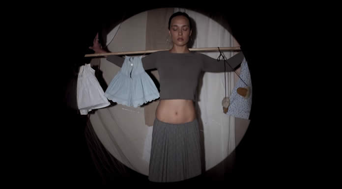 Abby Sage Presenta Su Nuevo Sencillo Y Video: “Milk” Abby Sage Presenta Su Nuevo Sencillo Y Video: "Milk"