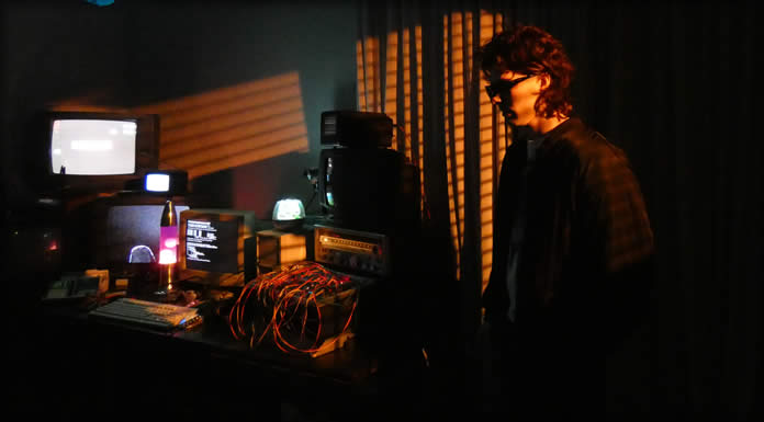 Hoods Presenta Su Sencillo Y Video: "Revivir" Ft. Génesis Turín