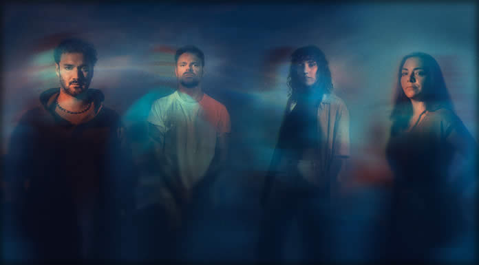 Salvana Presenta Su Nuevo Sencillo Y Video: “Cielos Rojos” Salvana Presenta Su Nuevo Sencillo Y Video: "Cielos Rojos"