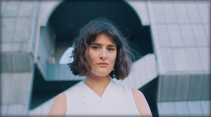 Marie Sahba Presenta Su Nuevo Sencillo: "One Last Time"