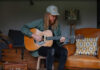 Stu Larsen Presenta Su Nuevo EP: "Songs I Wrote" Y El Video Acústico De "Out Of The Blue"