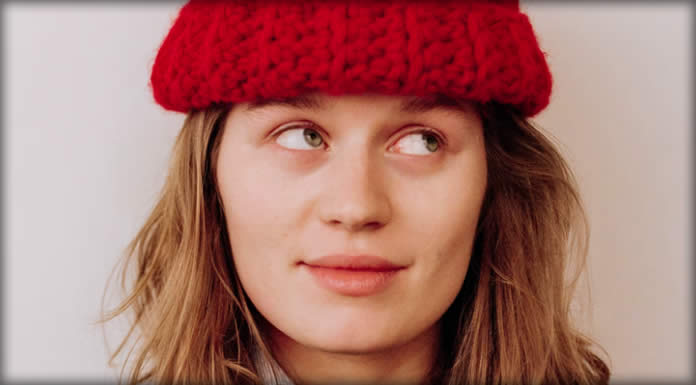 Girl In Red Presenta Su Nuevo Sencillo Y Video: "Too Much"