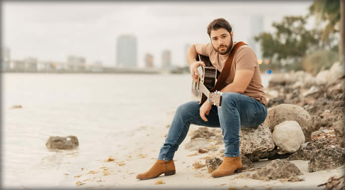 Orlando Mendez Presenta Su Nuevo Sencillo Y Video: "Motherland"